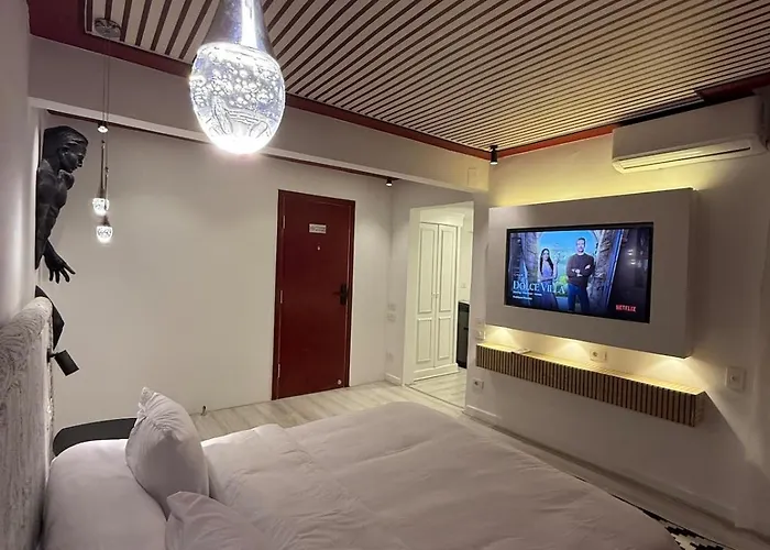 Modern 1 - Bedroom Studio In Zamalek Visits Allowed - Apartment 8B