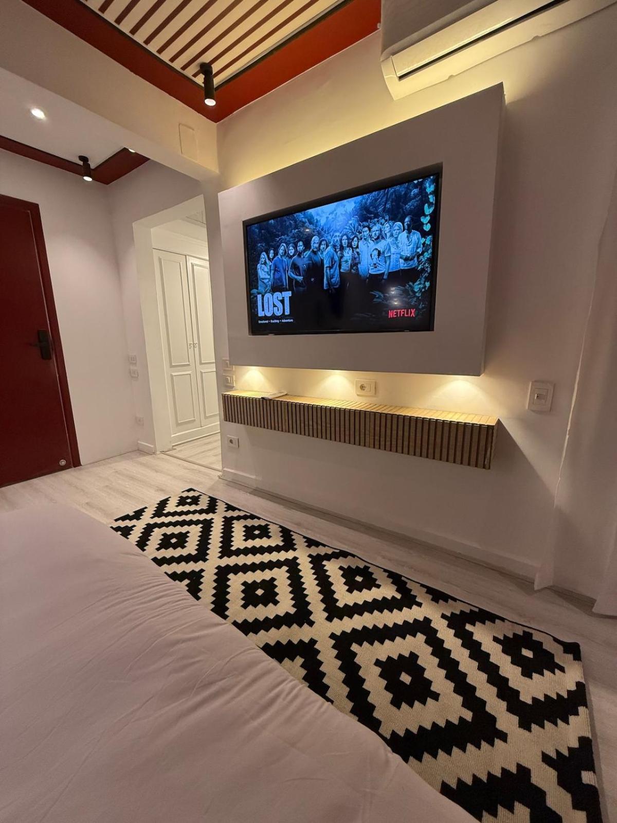 Modern 1 - Bedroom In Zamalek Visits Allowed - 8b * Cairo