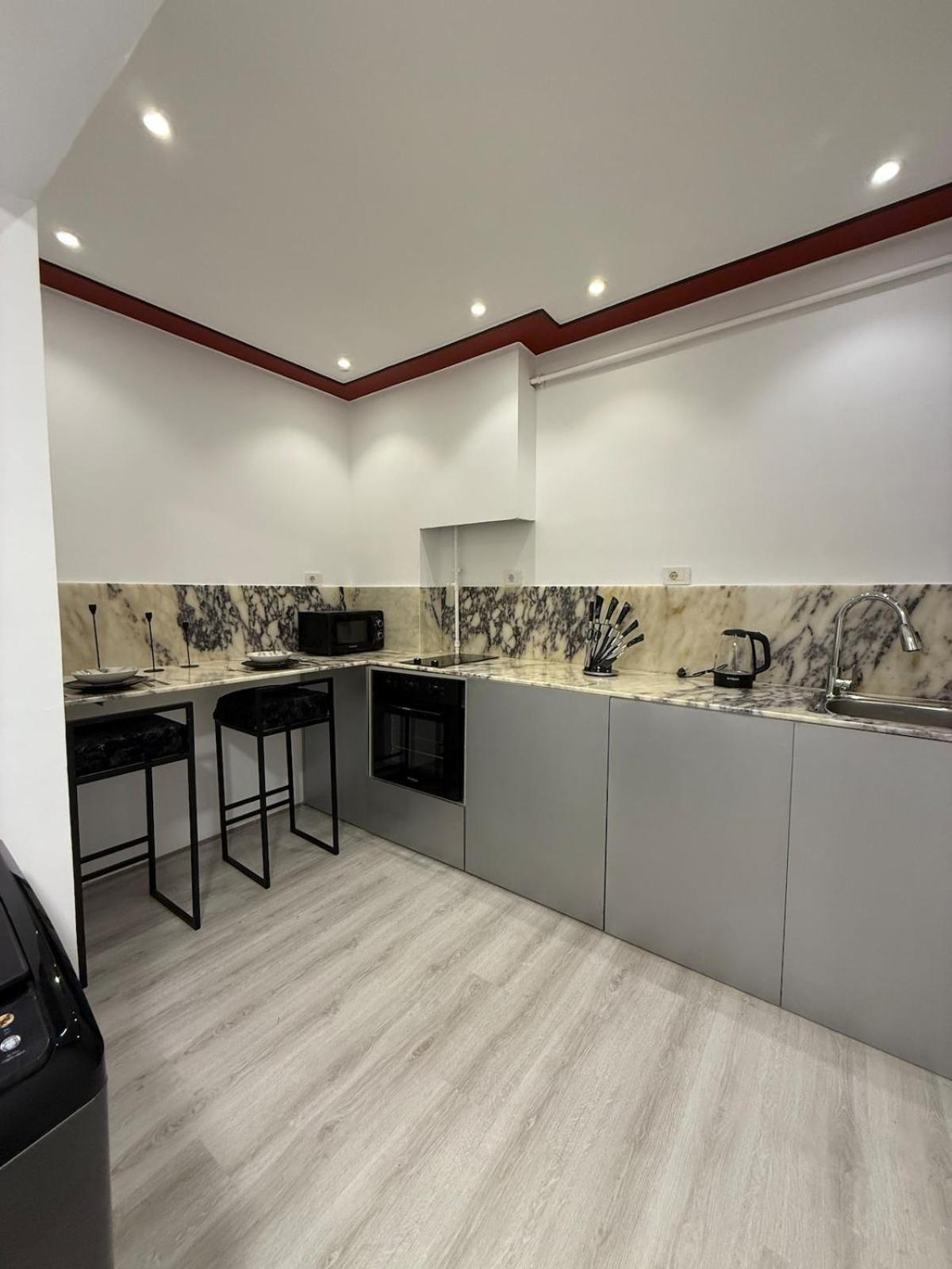 Modern 1 - Bedroom In Zamalek Visits Allowed - 8b Apartment Cairo