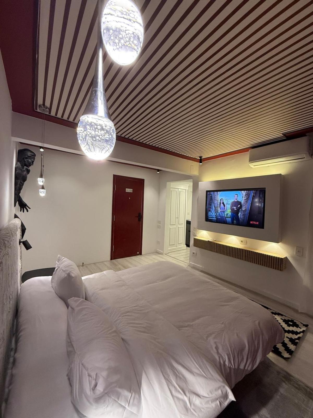 Modern 1 - Bedroom In Zamalek Visits Allowed - 8b *