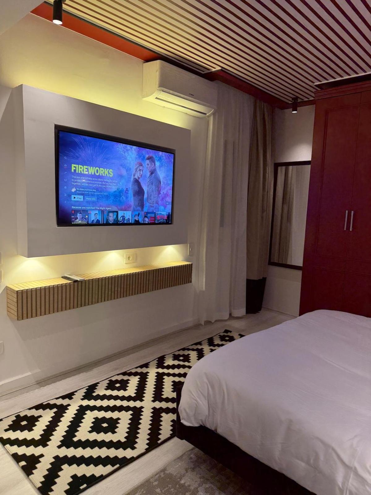 Apartment Modern 1 - Bedroom In Zamalek Visits Allowed - 8b Cairo